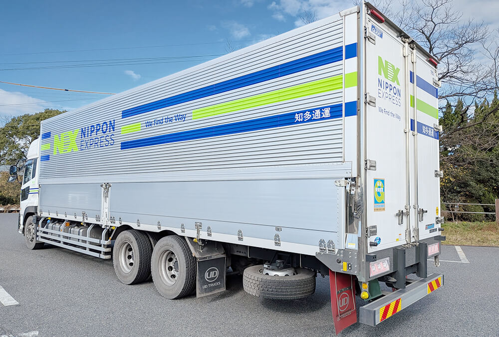 トラック貸切輸送